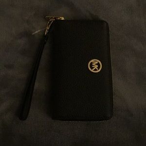 Michael Kors Phone ZIP Wristlet